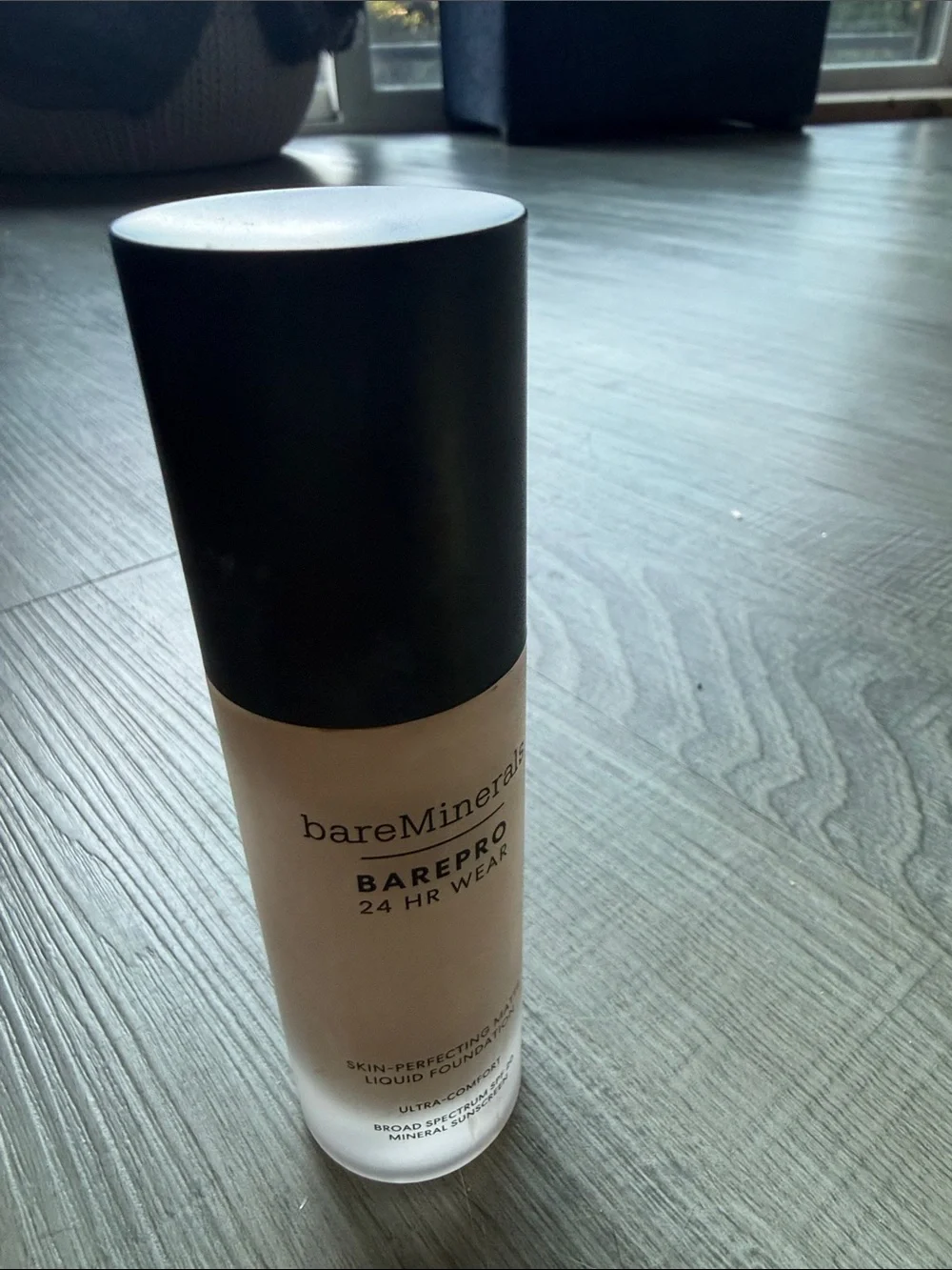 bareMinerals BAREPRO 24 HR Wear Liquid Foundation - Fair Neutral 10